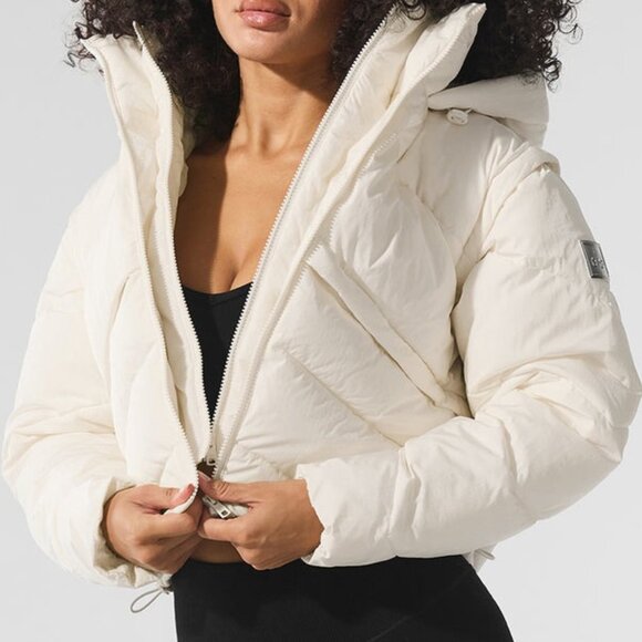 ALO Yoga Jackets & Blazers - Alo Yoga Glacier Puffer Color White